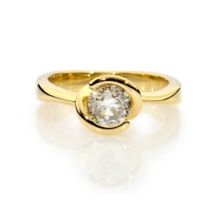 טבעת אירוסין פרח עדינה CALLA LILY