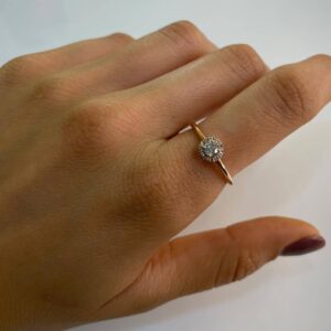 טבעת אירוסין הלו עדינה ADR-00589-10