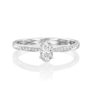 טבעת אירוסין מיוחדת עם יהלום אובל KALAMA