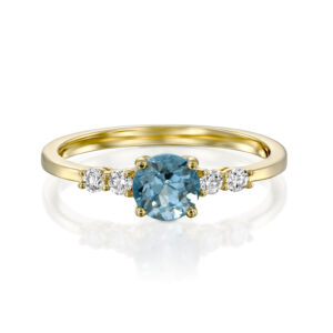 טבעת אירוסין אופנתית בלו טופז ויהלומים