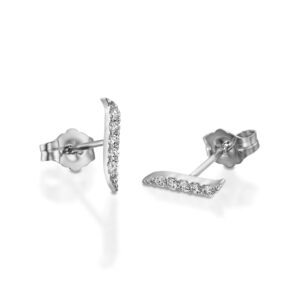 עגילי יהלומים צמודים עדינים בצורת זחל קטן