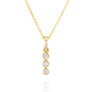 תליון שלוש כוסות עדין